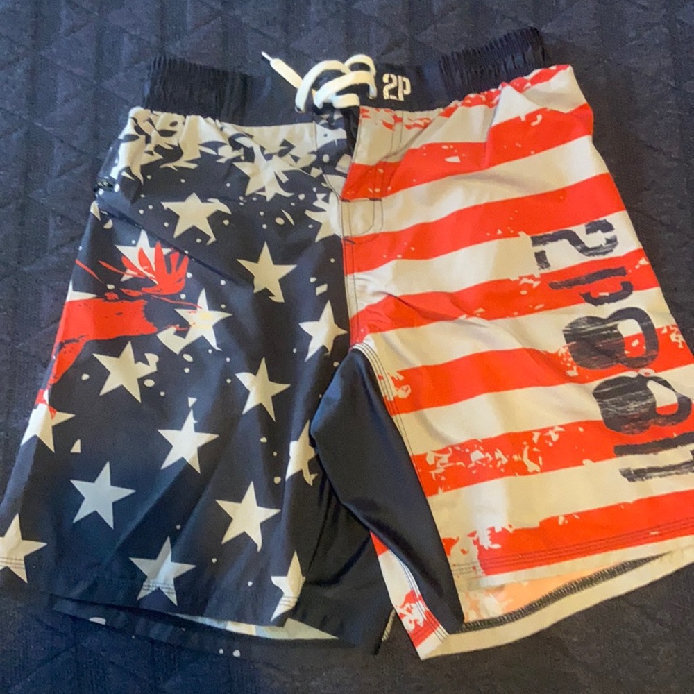 2pood men’s size Medium shorts